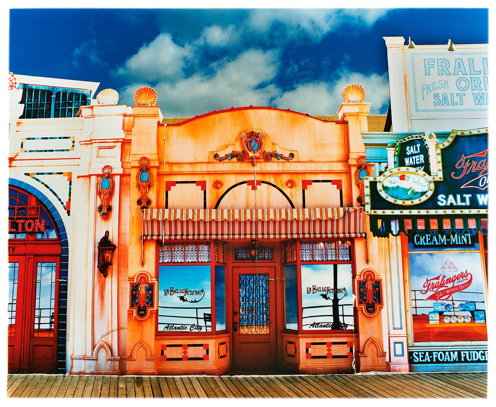 La Belle Femme in the Sun Atlantic City street photography by Richard Heeps