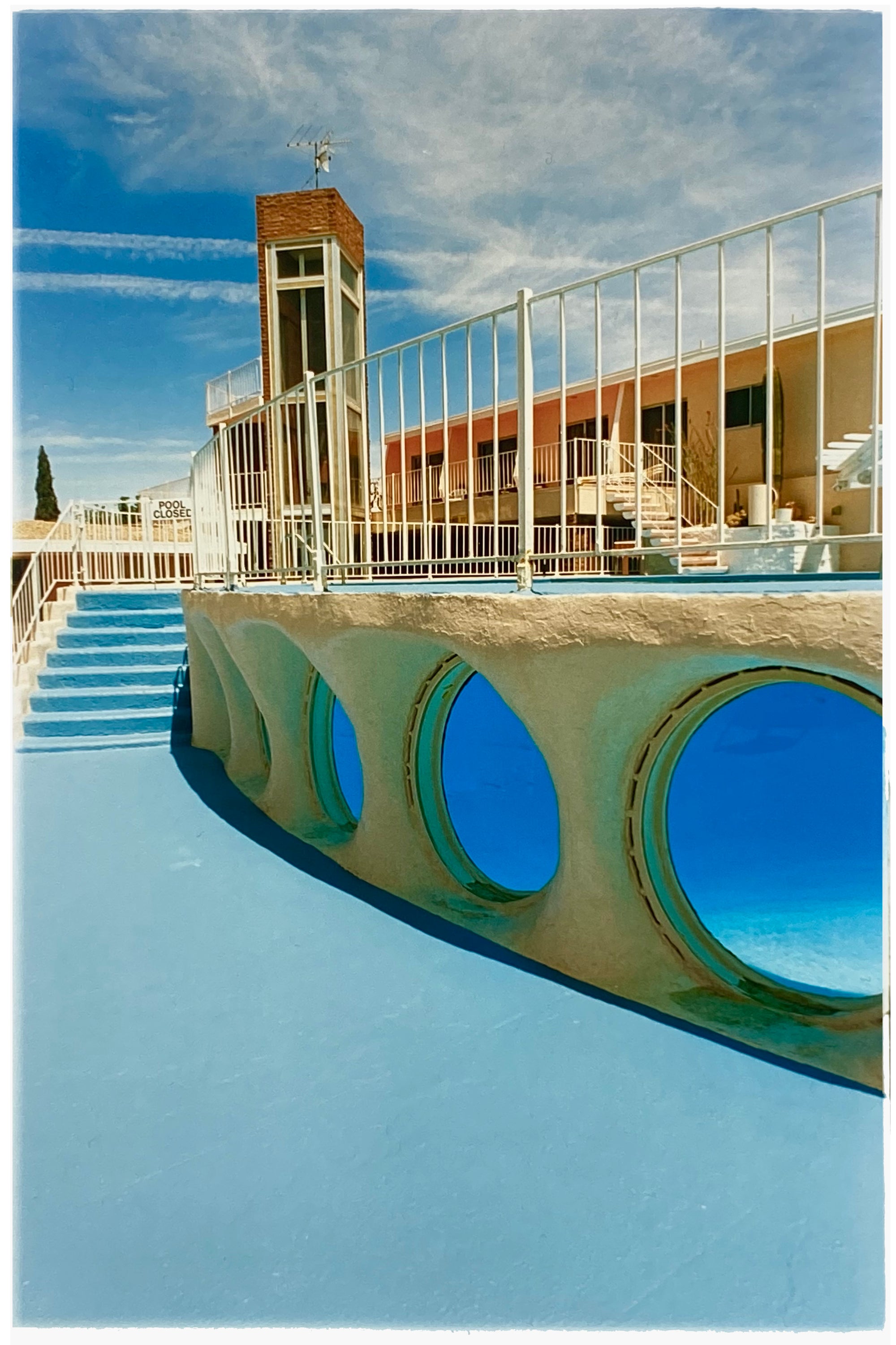 Glass Pool Motel II, Las Vegas, 2000