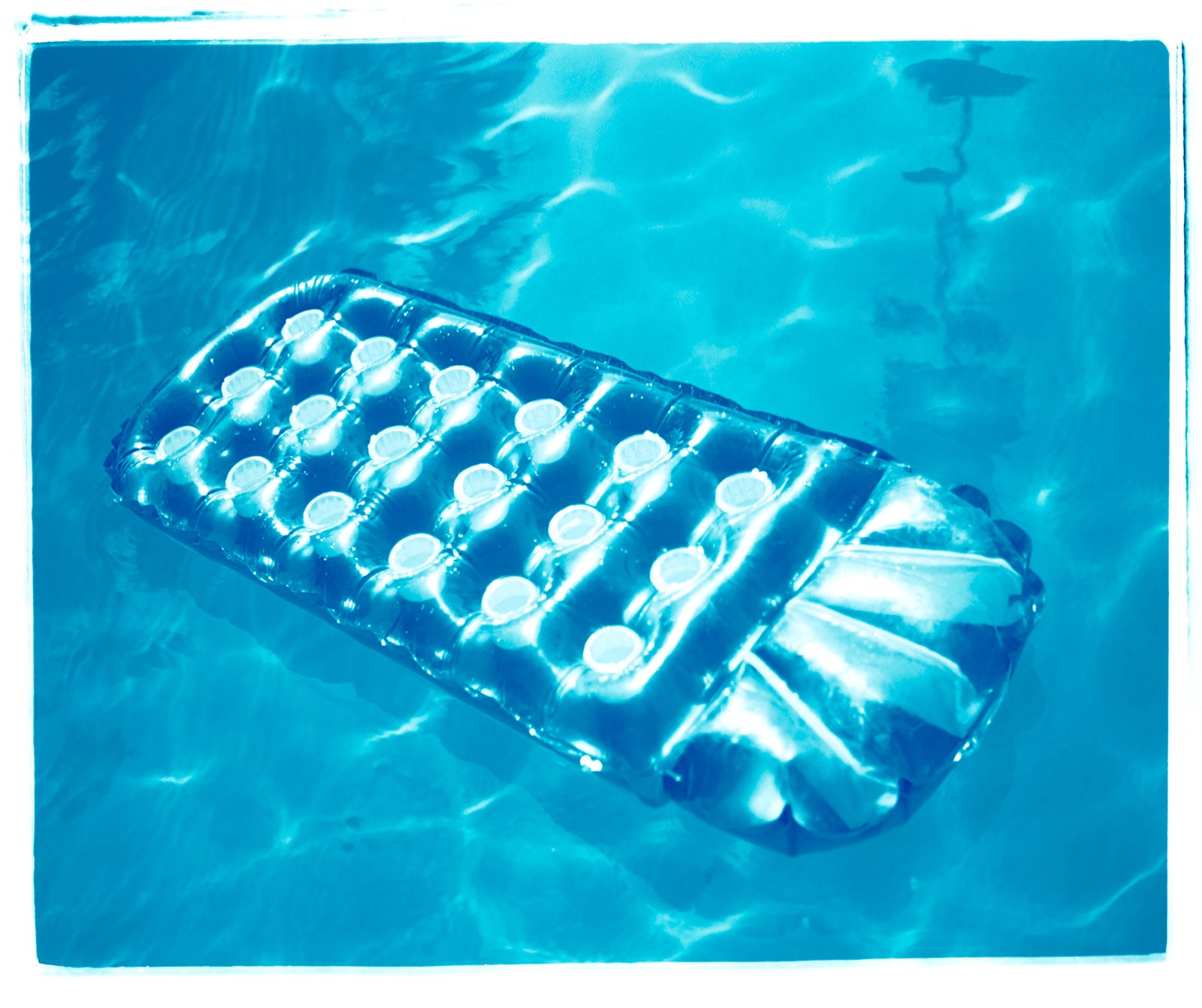 This cooling Palm Springs, California artwork is the perfect way to bring summer vibes into your home all year round. The glistening pool water is idyllic and inviting.  